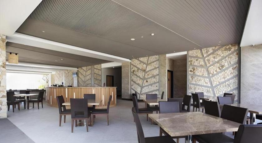 Hotel The Rinra Macasar Exterior foto